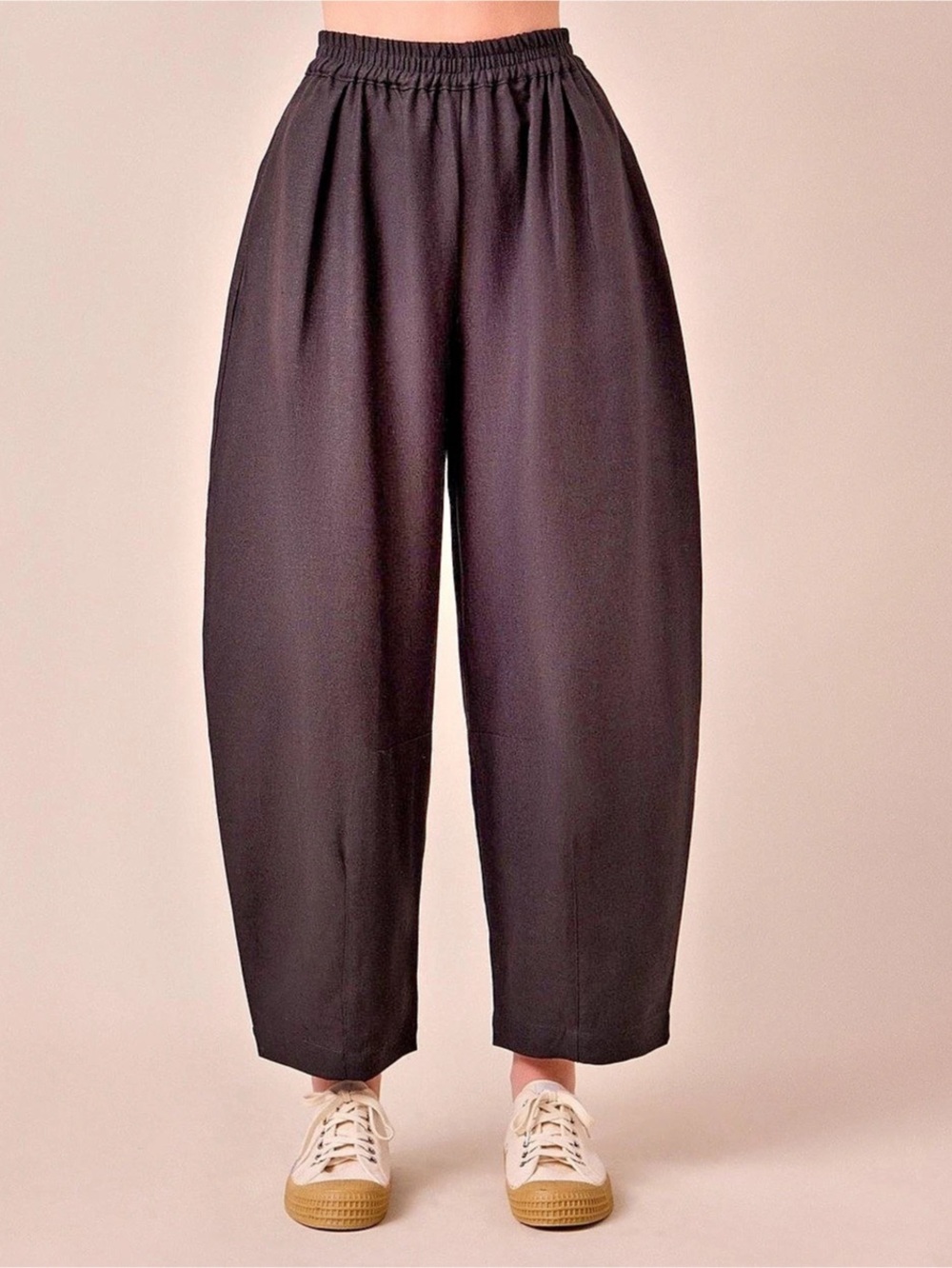 Beyond Nine Daisy Barrel Leg Pants in Black Like New